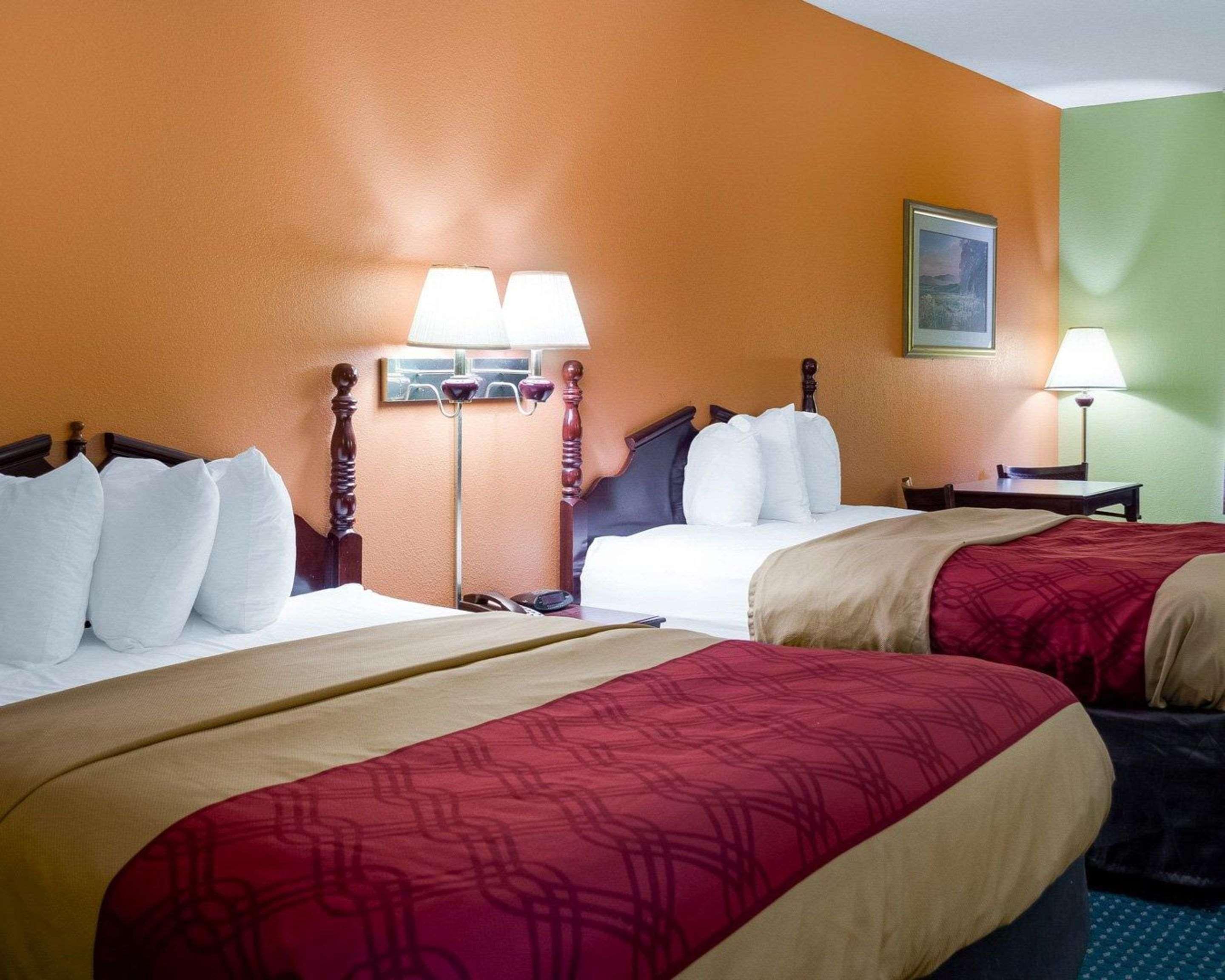 Econo Lodge Canton I-55 Экстерьер фото