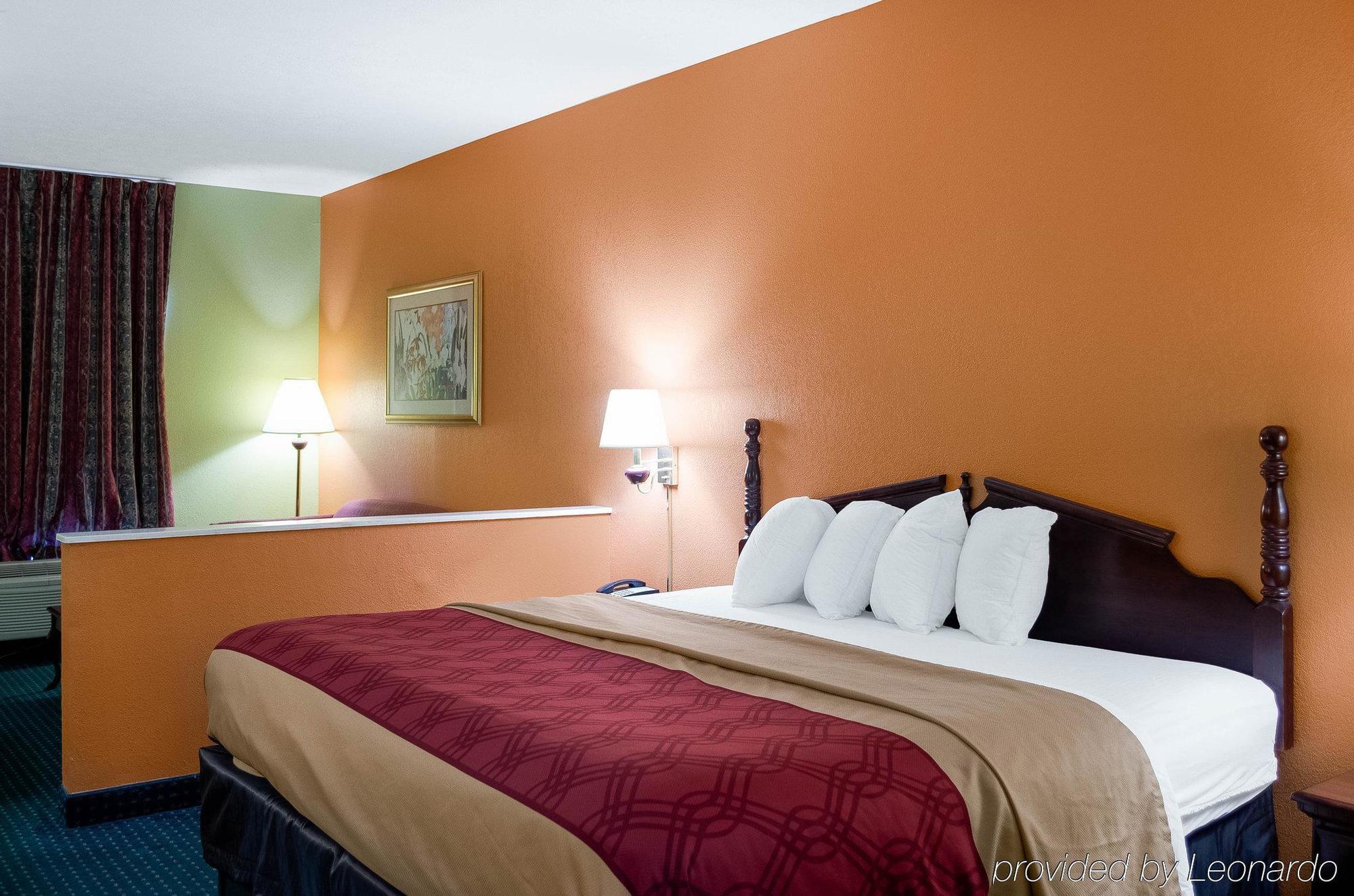Econo Lodge Canton I-55 Экстерьер фото